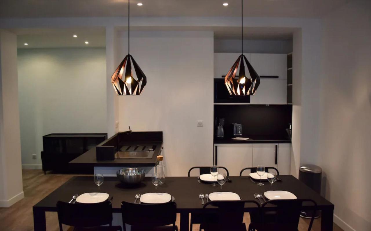 Elegant Appartement Dans Le Quartier Concorde A Parijs Buitenkant foto